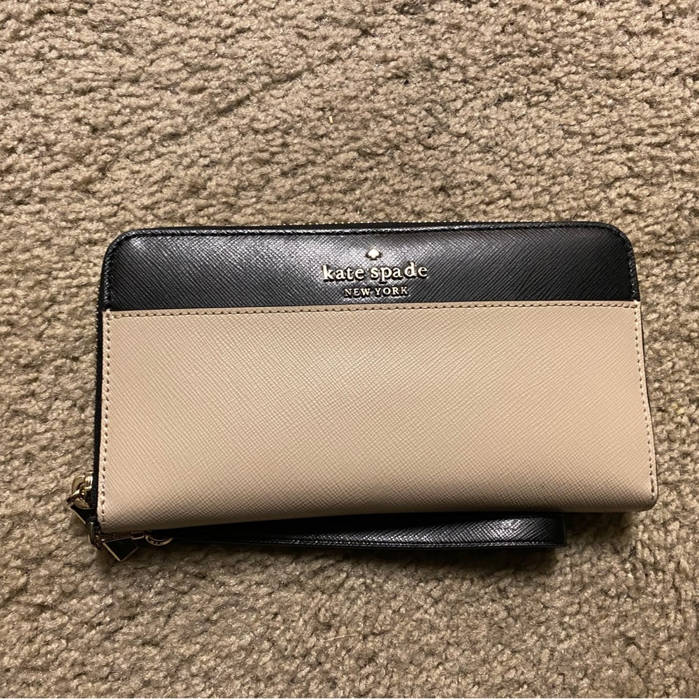 Kate Spade zipper wallet